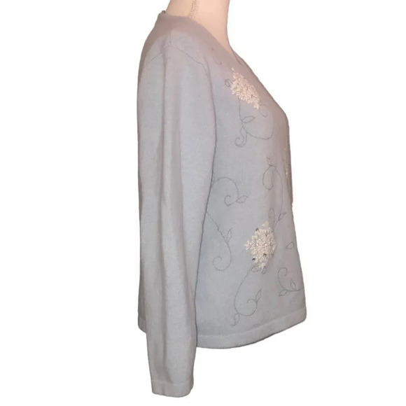 ORVIS Sz XL Women's Baby Blue Lambswool & Angora Long Sleeve Decorative Sweater - Picture 5 of 6